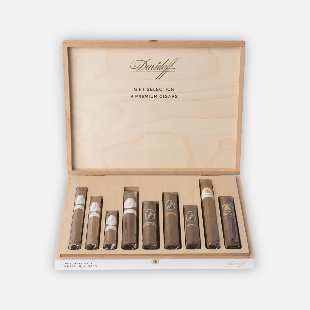 Davidoff Gift Selection, premium cigar box set with elegant presentation.
