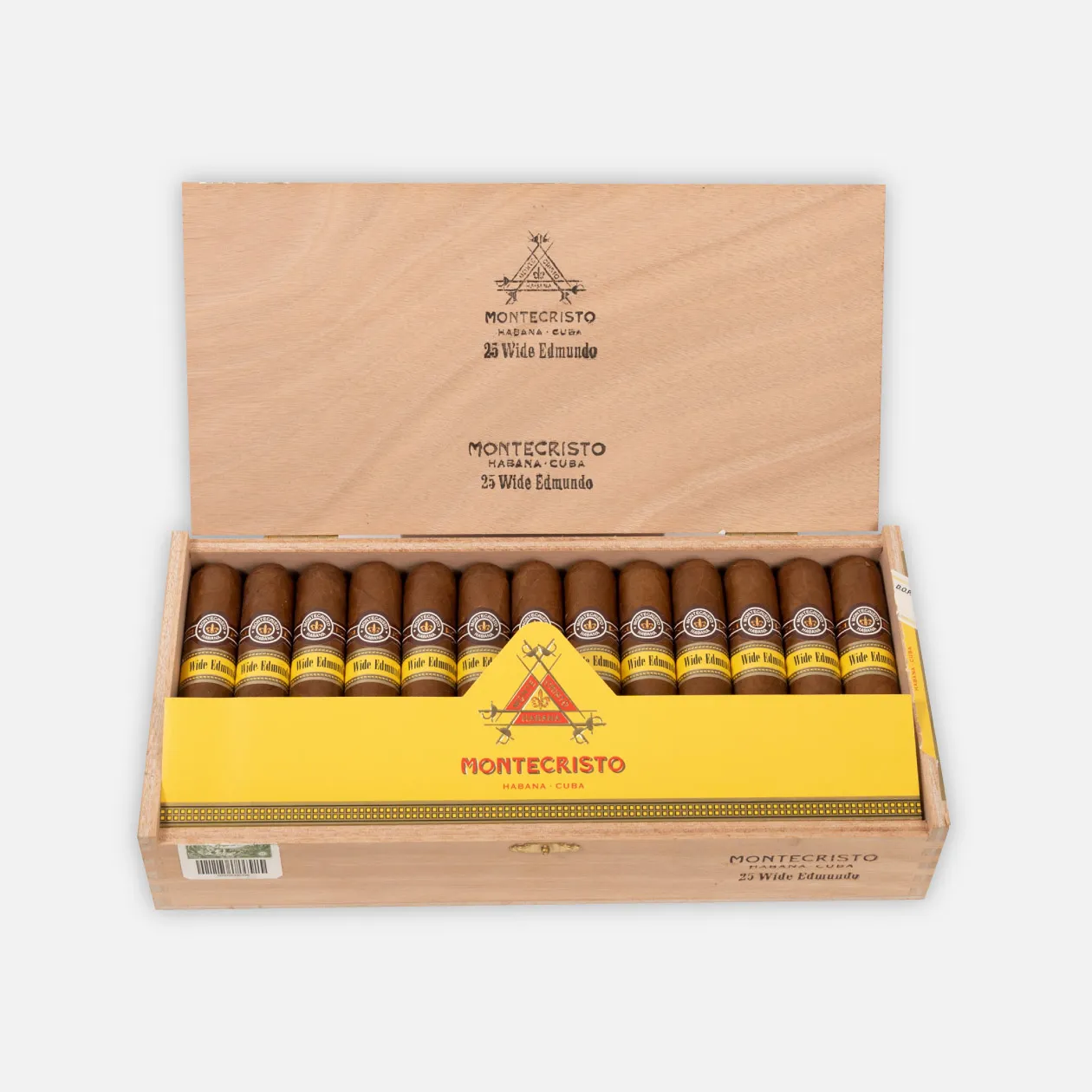 Montecristo Wide Edmundo cigars in an elegant wooden box display.