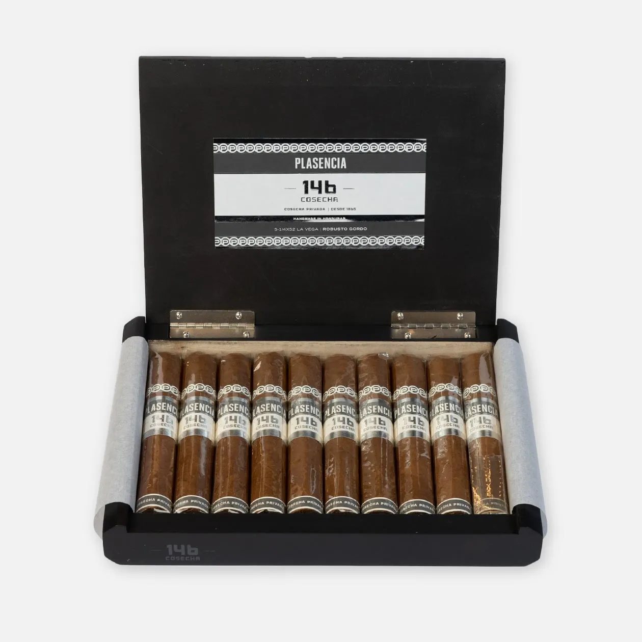 Plasencia 146 Cosecha cigars in an elegant black box display.