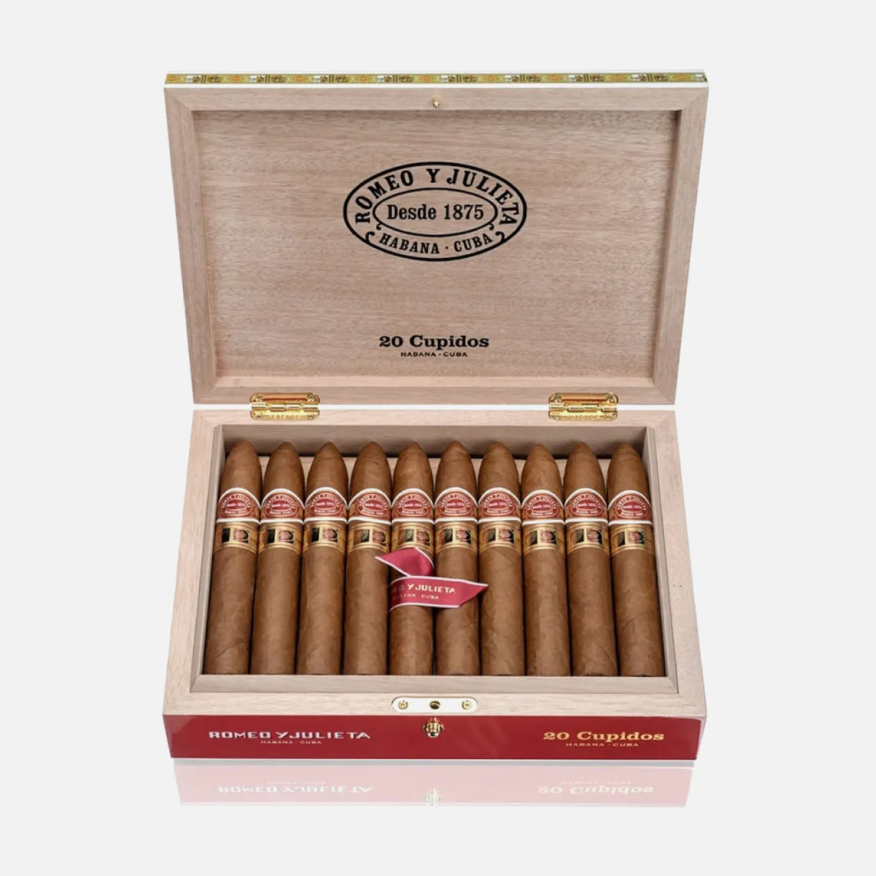 Romeo y Julieta cigars in an elegant wooden box.